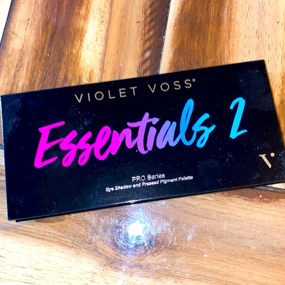 Violet Voss Essentials 2